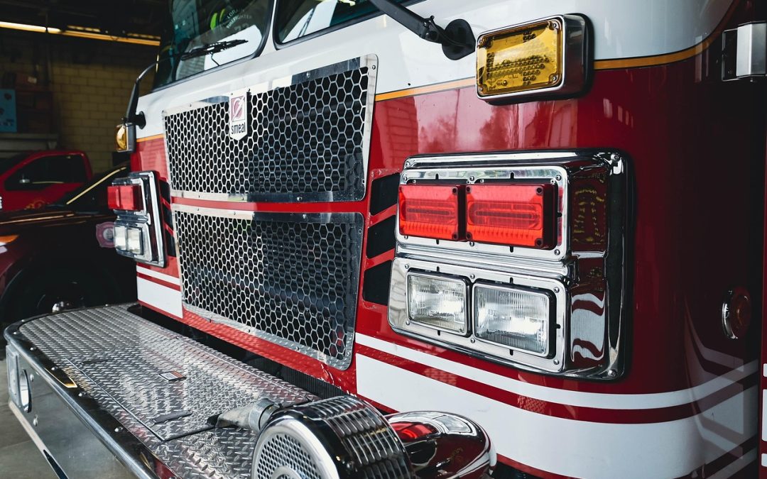 Dinas Damkar Bangka Bantu Tabrakan Kendaraan di Sekolah